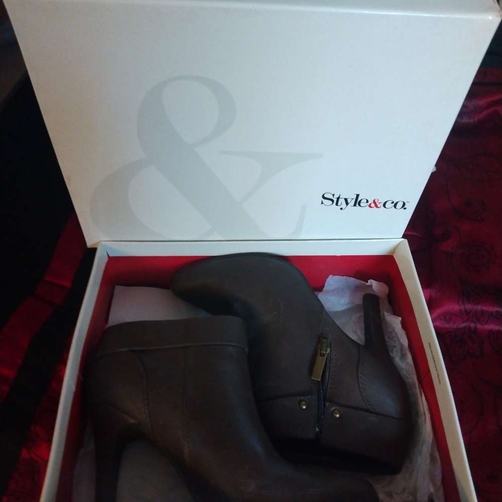 Style & co. Brown zip up ankle boots